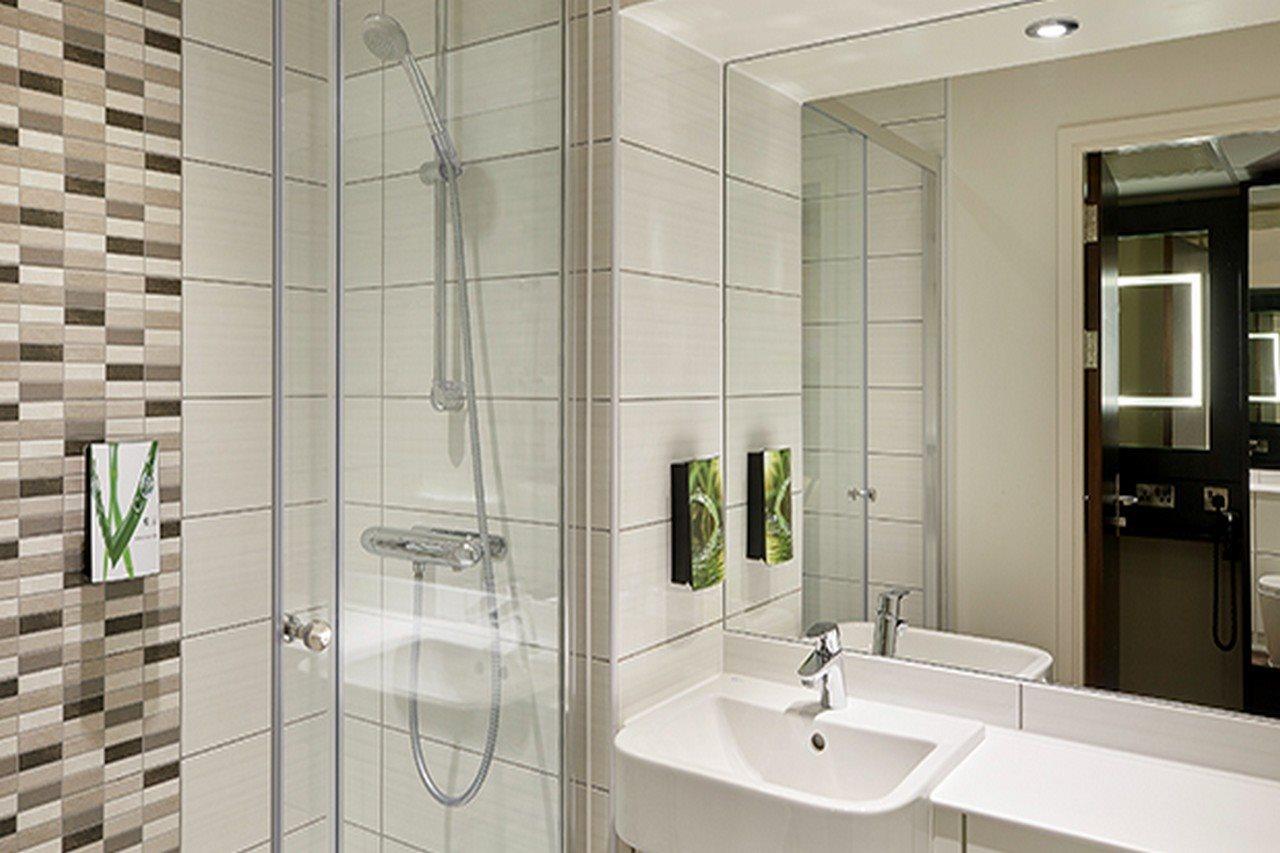 Premier Inn Epsom Central Eksteriør billede