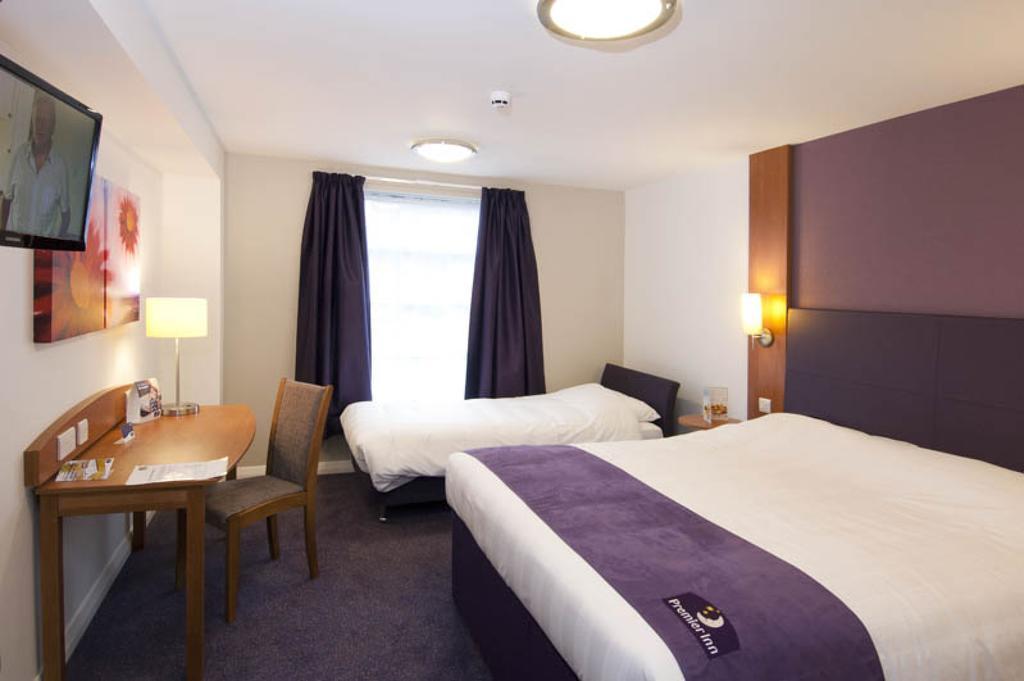 Premier Inn Epsom Central Værelse billede
