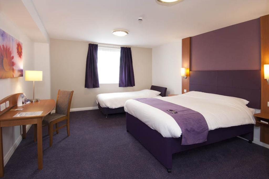 Premier Inn Epsom Central Værelse billede