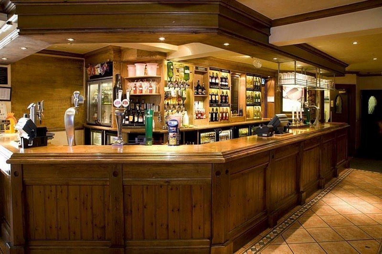 Premier Inn Epsom Central Eksteriør billede